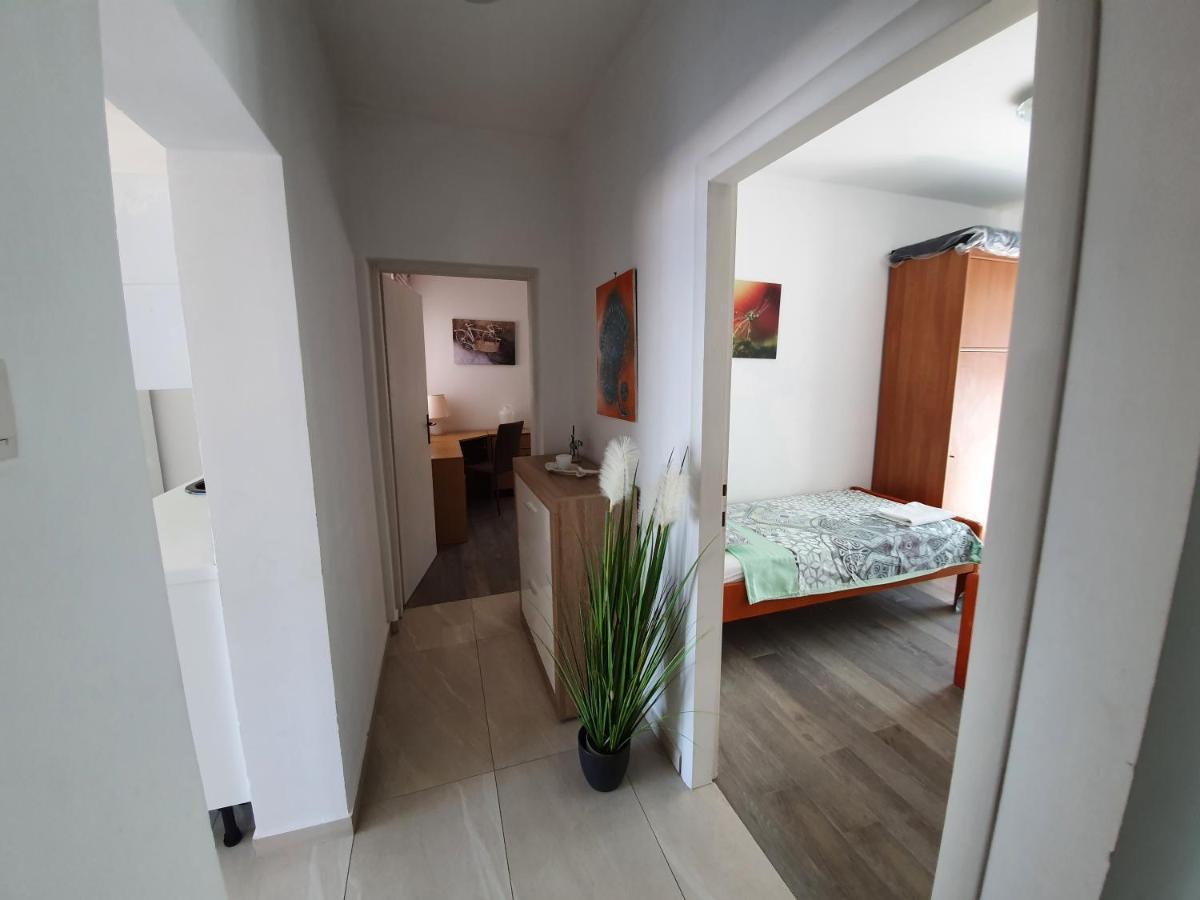Apartments Dora Вантачичи Екстериор снимка