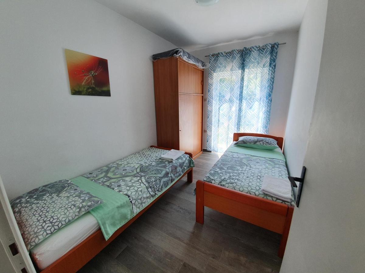 Apartments Dora Вантачичи Екстериор снимка