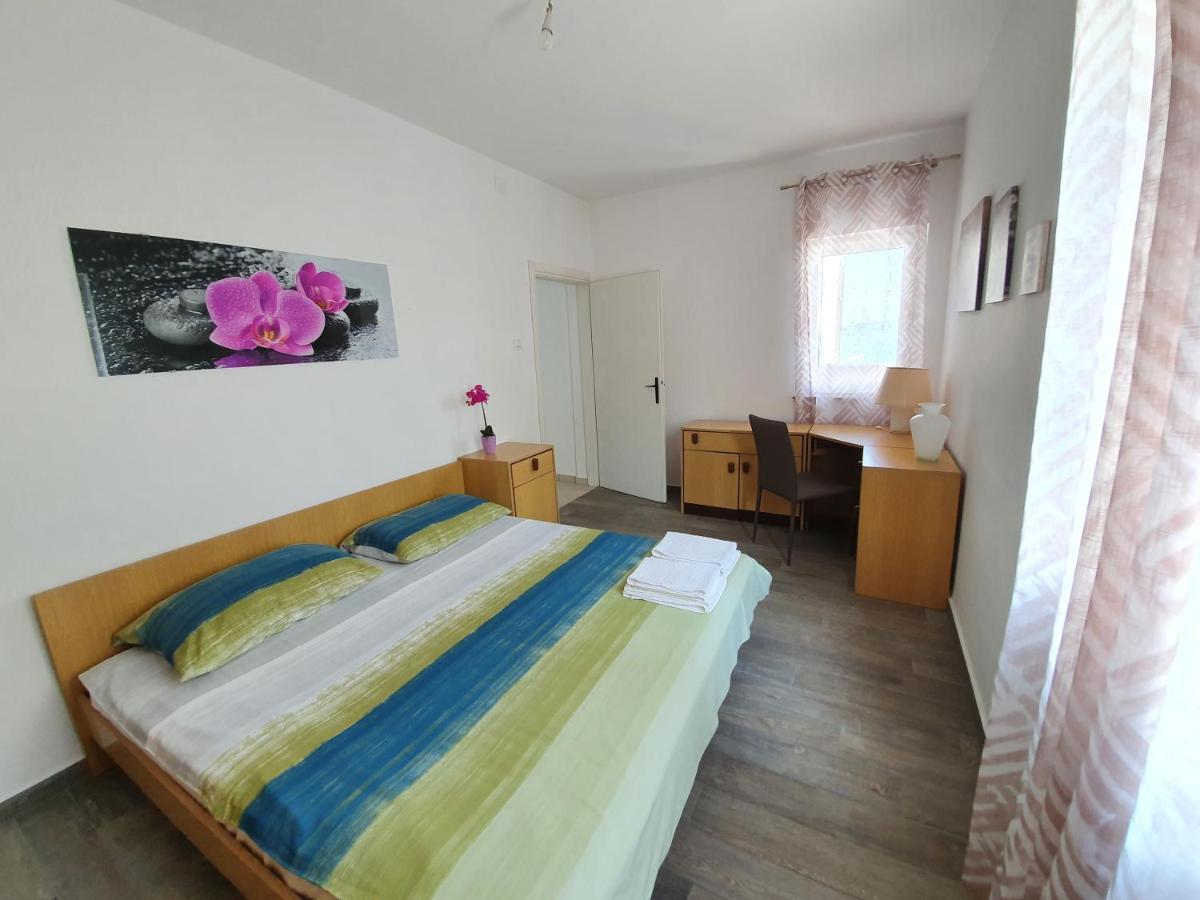 Apartments Dora Вантачичи Екстериор снимка