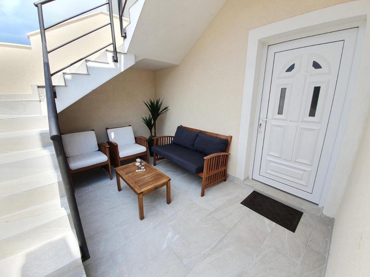 Apartments Dora Вантачичи Екстериор снимка