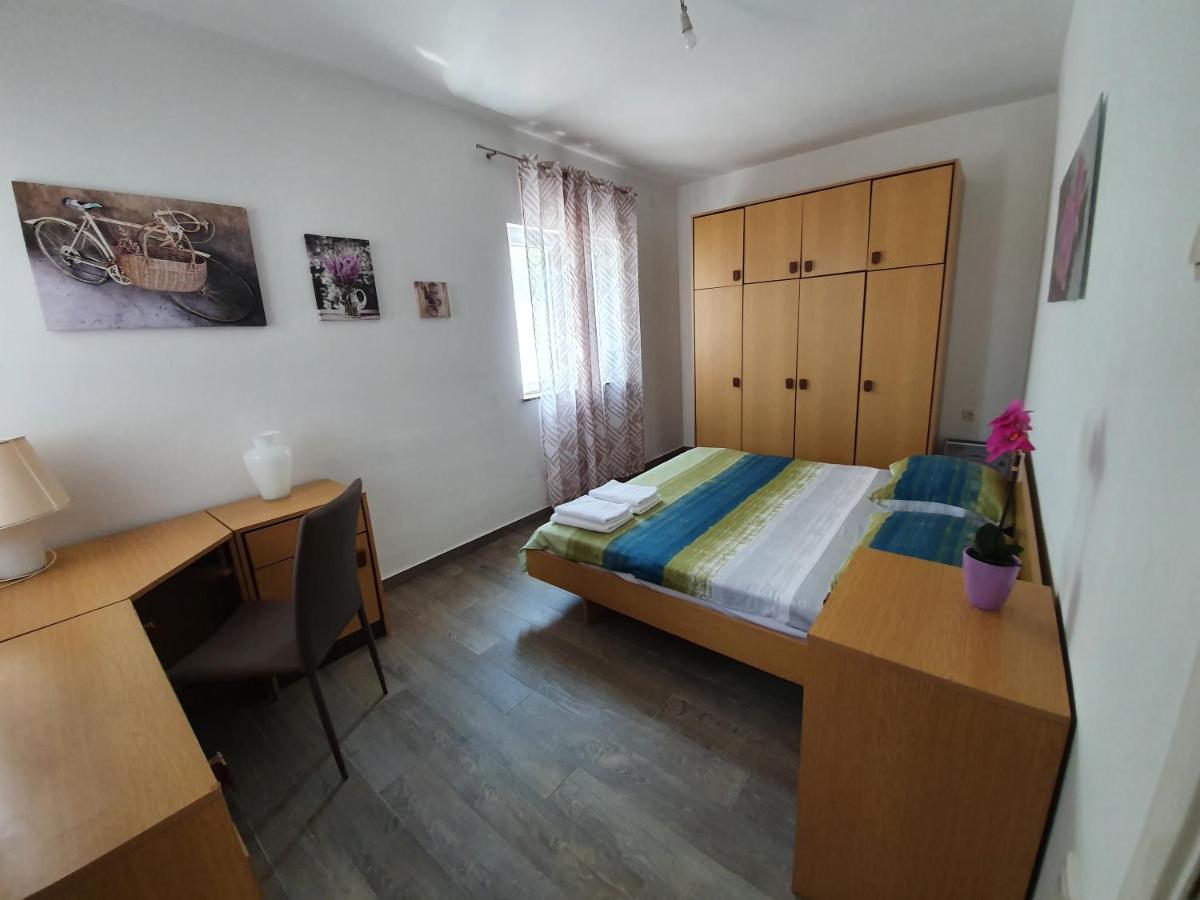 Apartments Dora Вантачичи Екстериор снимка