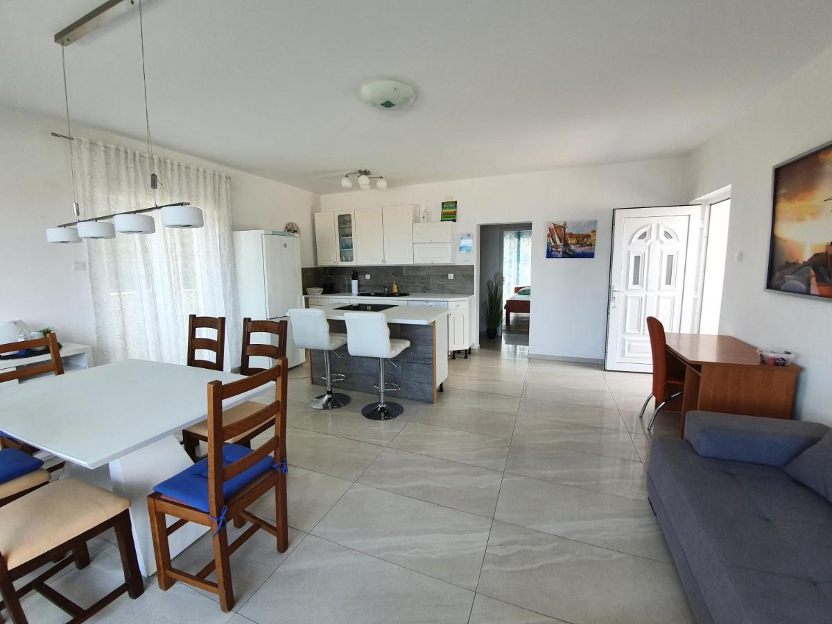 Apartments Dora Вантачичи Екстериор снимка