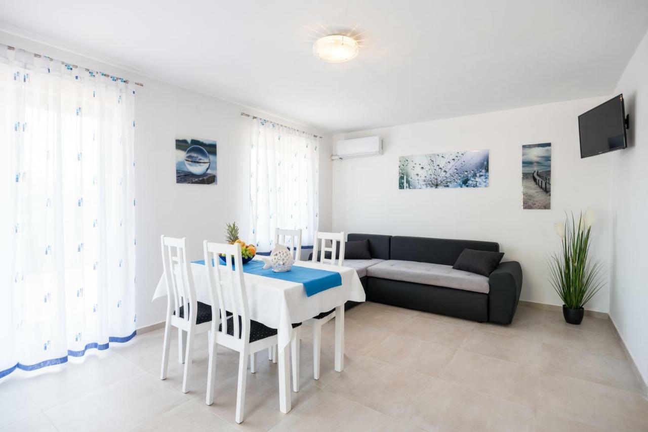 Apartments Dora Вантачичи Екстериор снимка