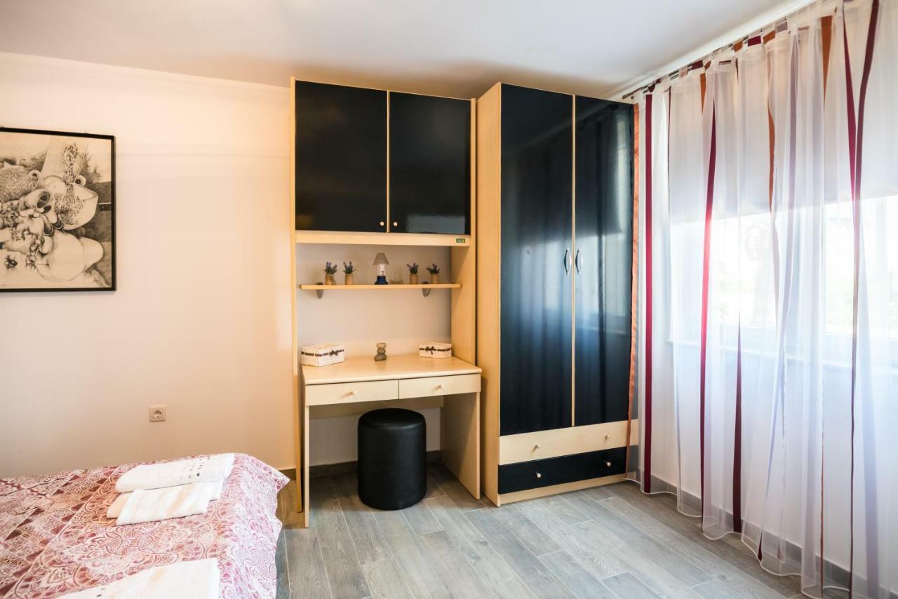 Apartments Dora Вантачичи Екстериор снимка