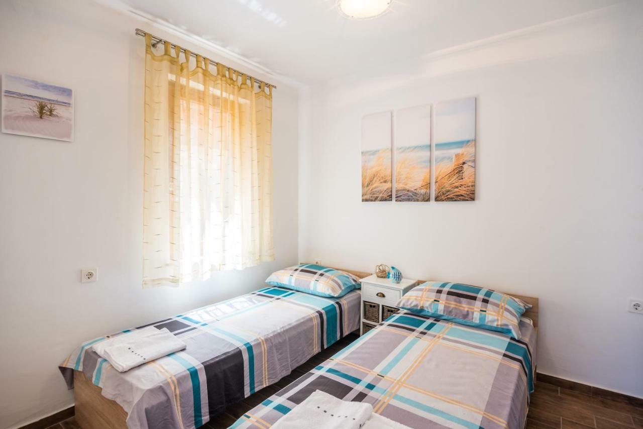 Apartments Dora Вантачичи Екстериор снимка