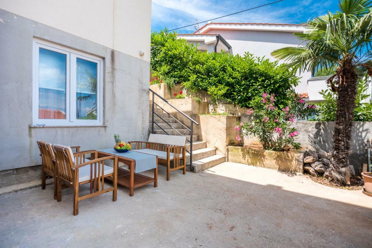 Apartments Dora Вантачичи Екстериор снимка