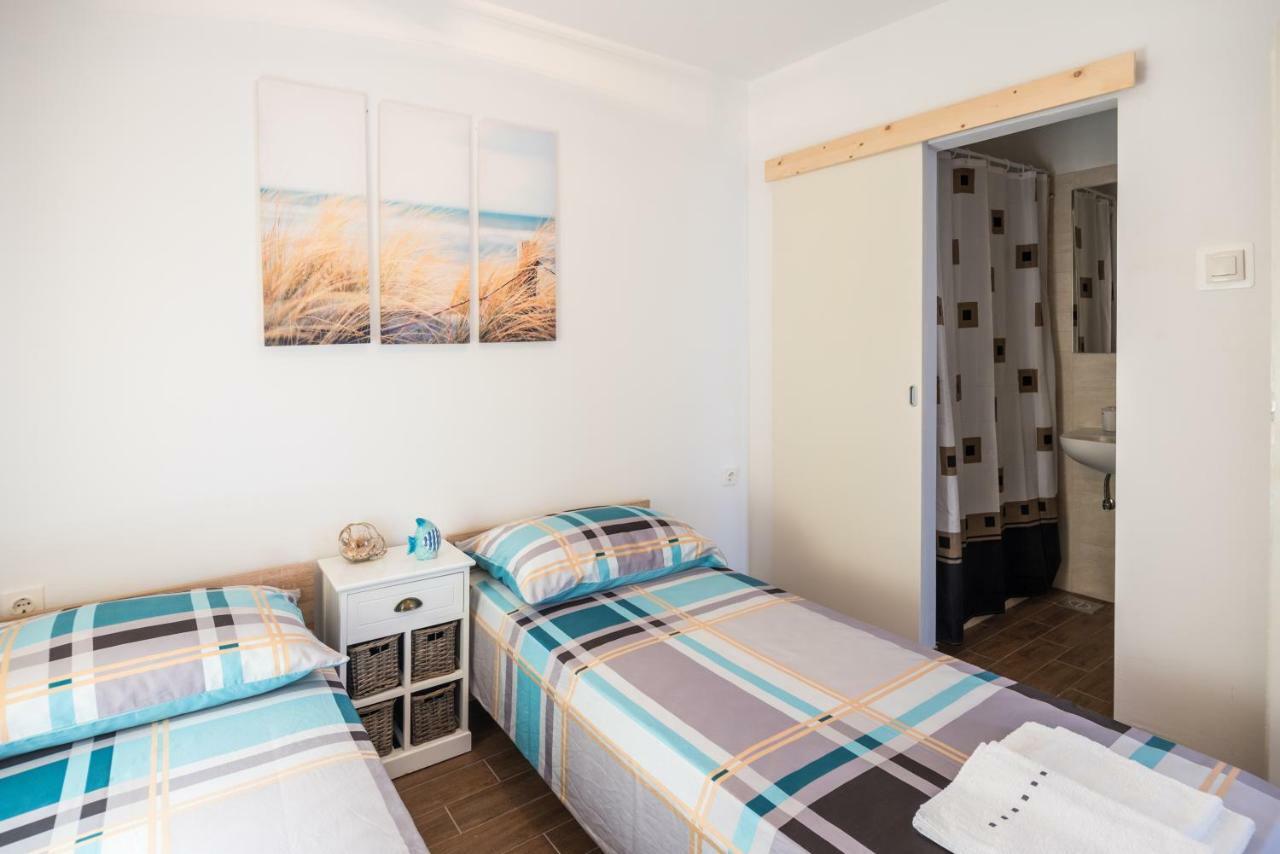 Apartments Dora Вантачичи Екстериор снимка