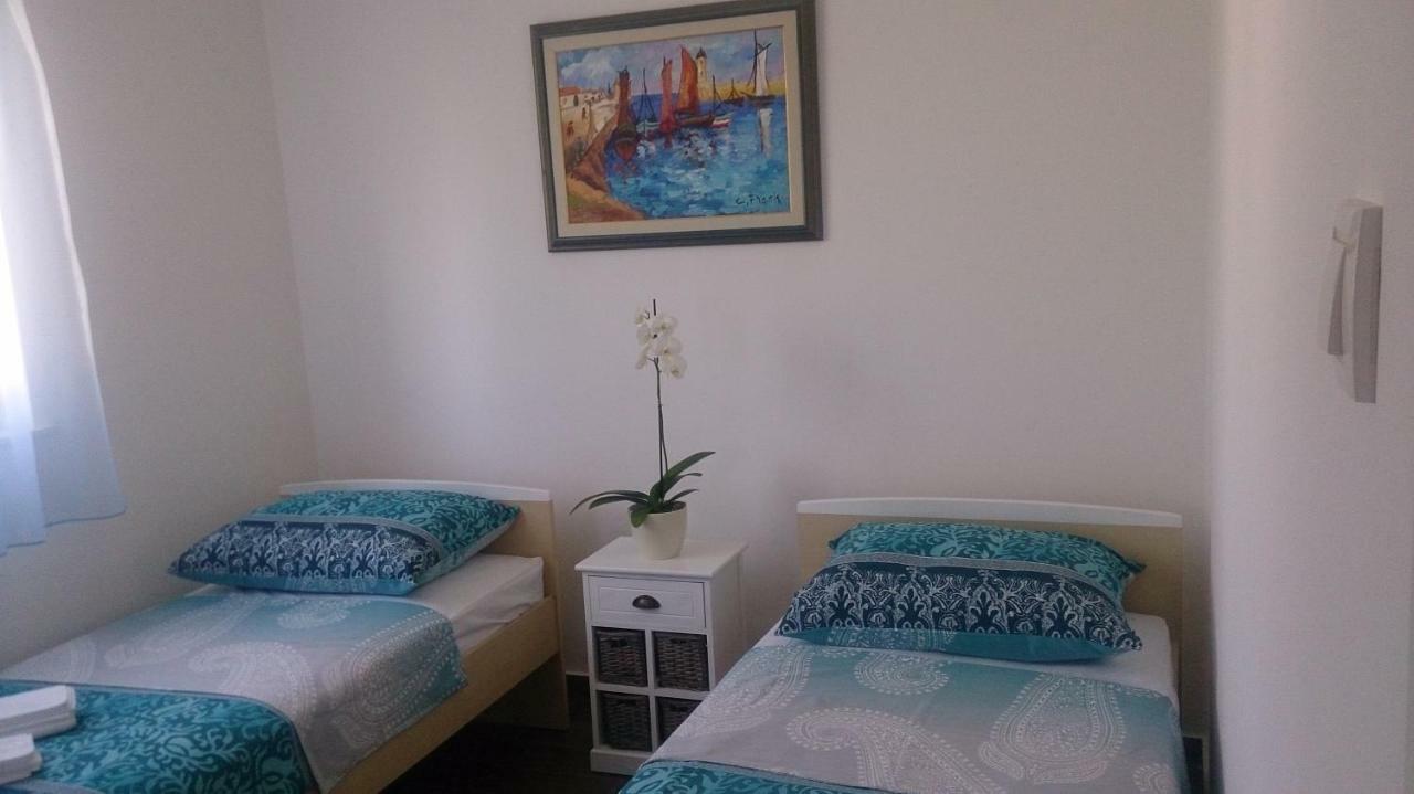 Apartments Dora Вантачичи Екстериор снимка