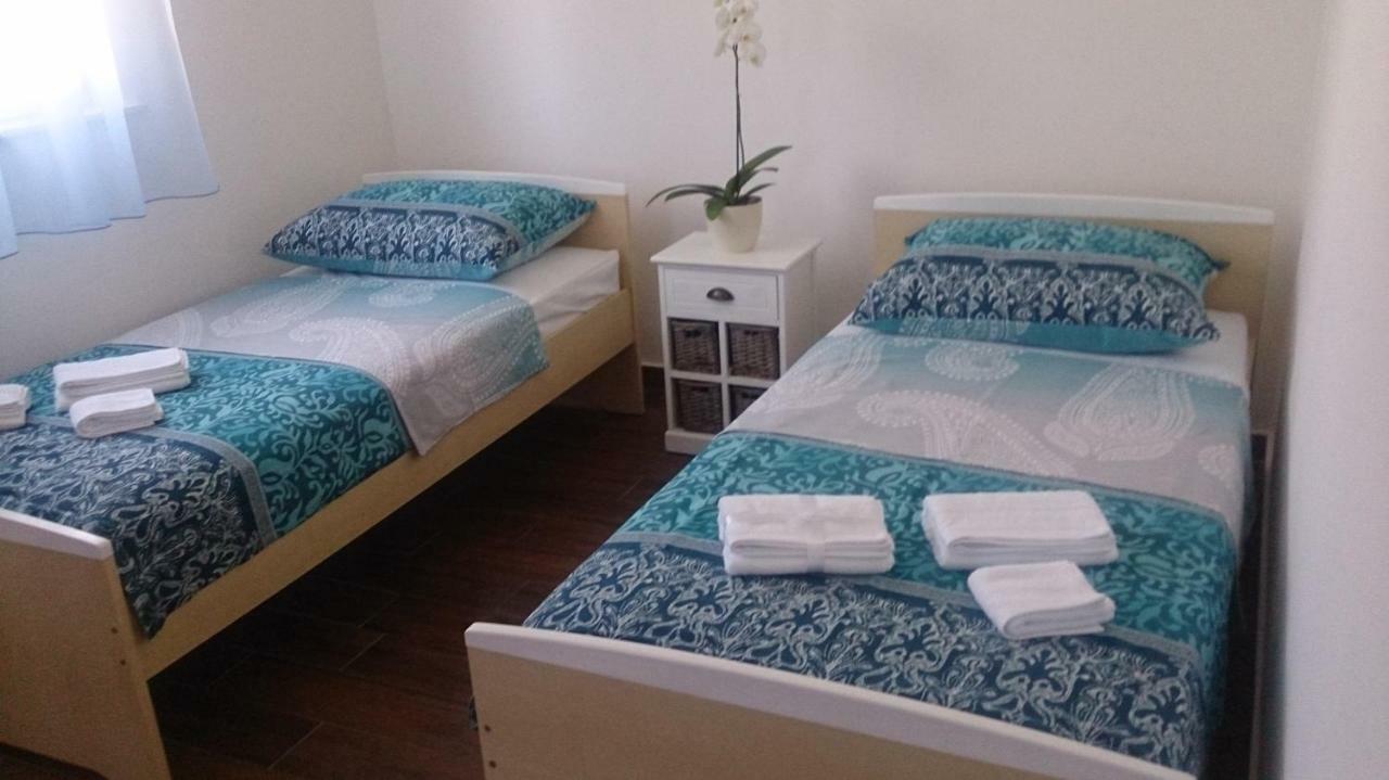 Apartments Dora Вантачичи Екстериор снимка