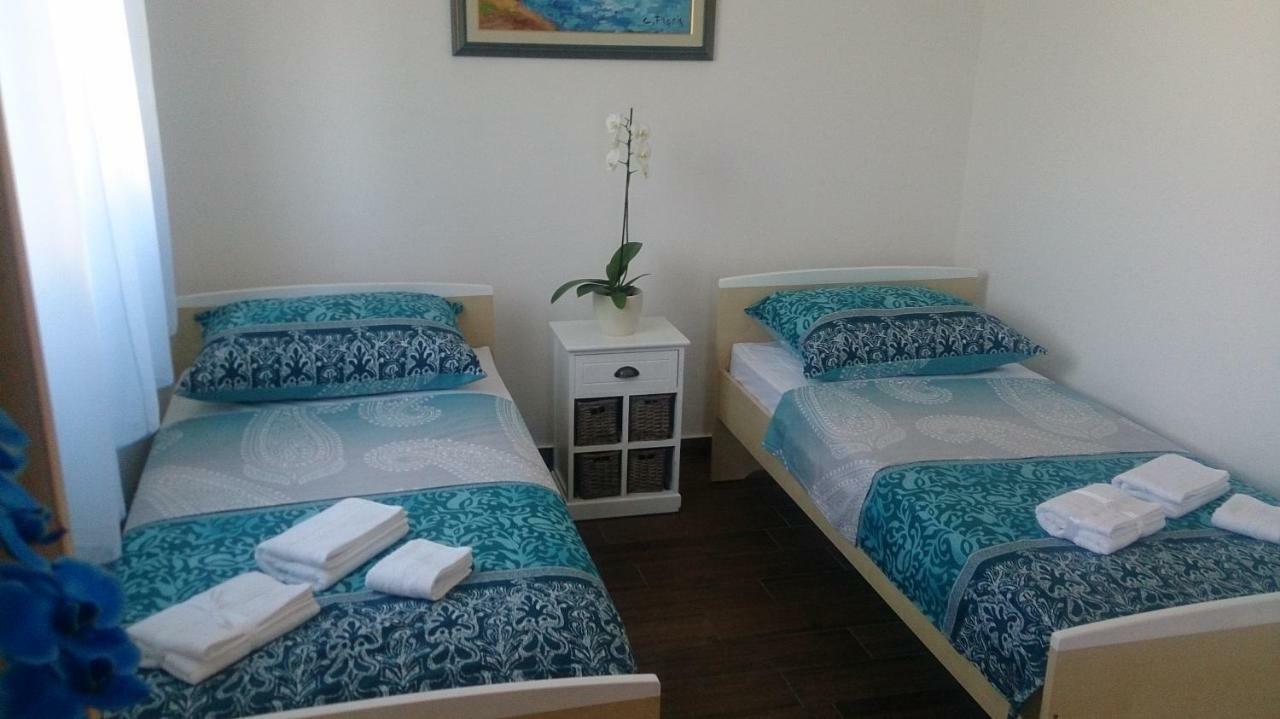Apartments Dora Вантачичи Екстериор снимка