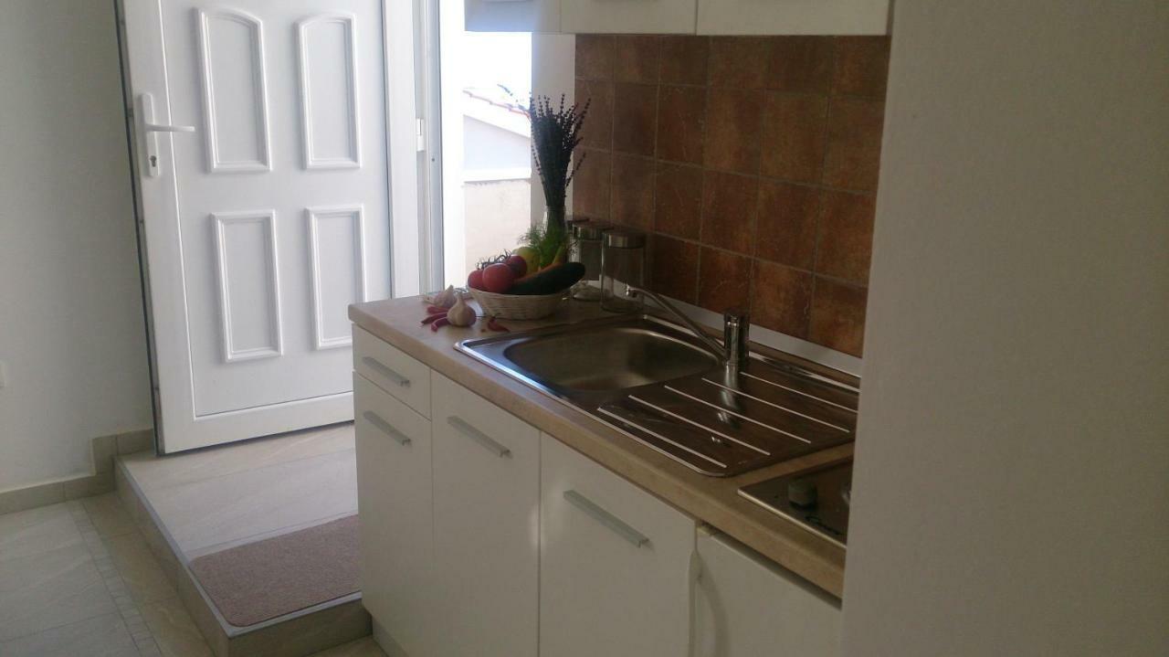 Apartments Dora Вантачичи Екстериор снимка